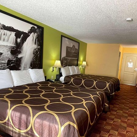 Super 8 By Wyndham Lake Of The Ozarks Eldon Eksteriør bilde