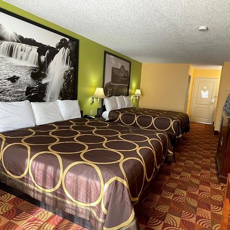 Super 8 By Wyndham Lake Of The Ozarks Eldon Eksteriør bilde