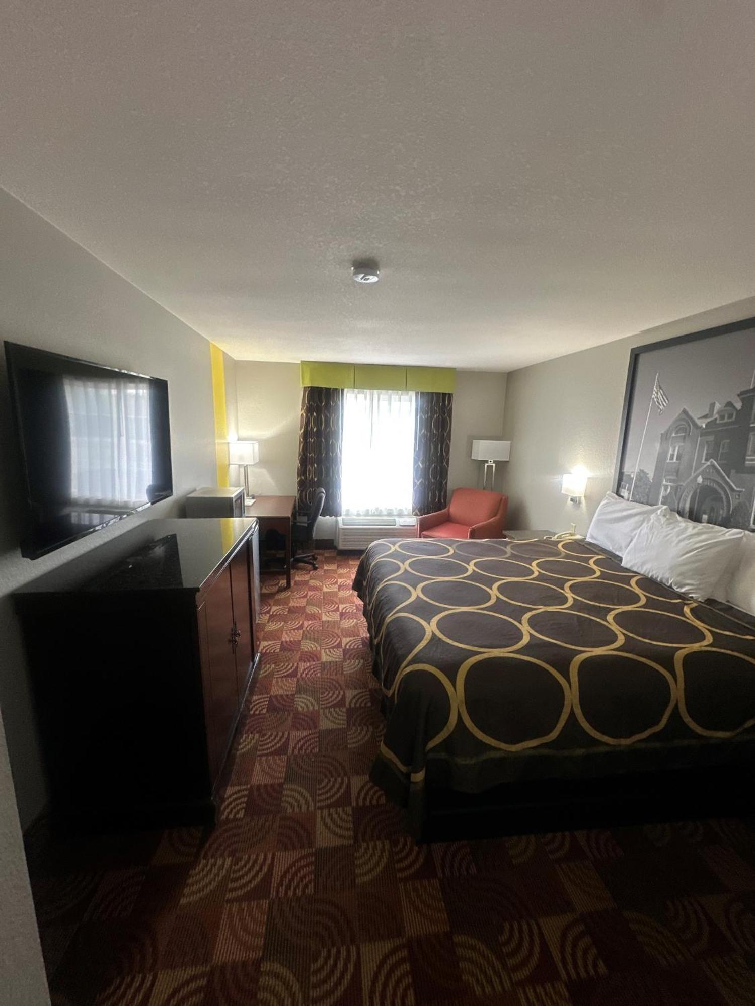 Super 8 By Wyndham Lake Of The Ozarks Eldon Eksteriør bilde