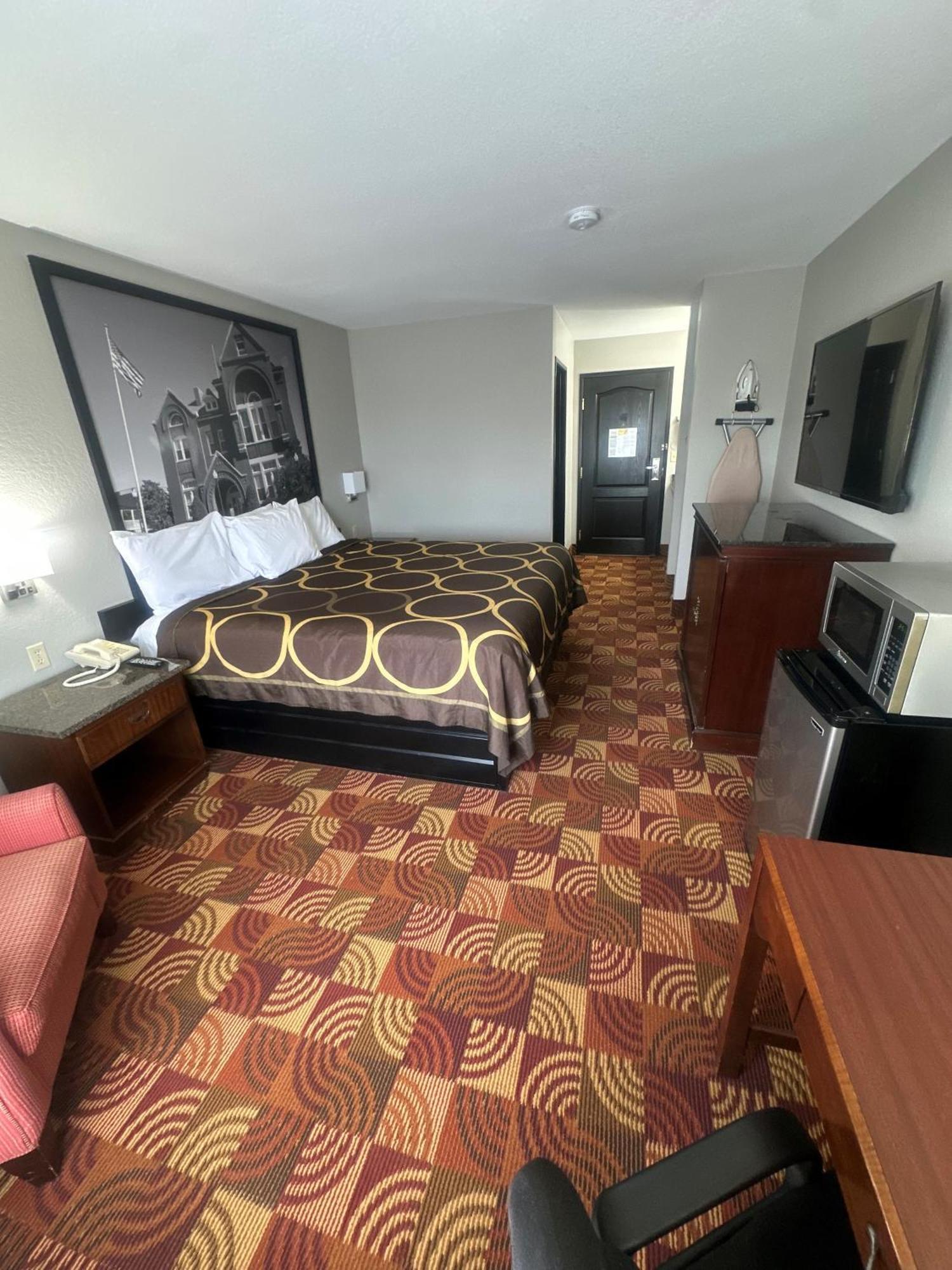 Super 8 By Wyndham Lake Of The Ozarks Eldon Eksteriør bilde