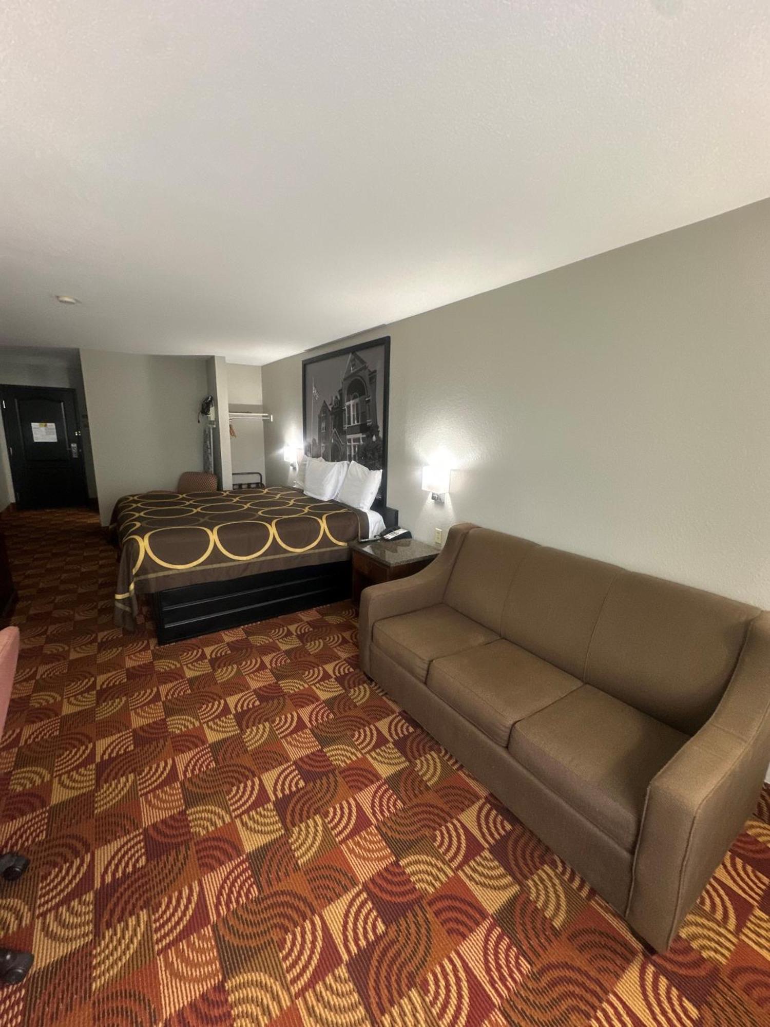 Super 8 By Wyndham Lake Of The Ozarks Eldon Eksteriør bilde