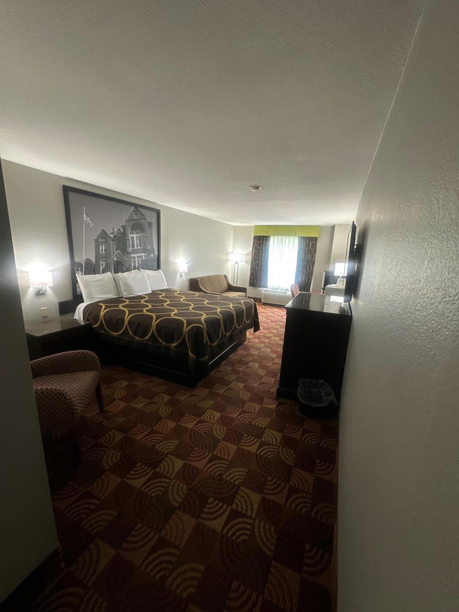 Super 8 By Wyndham Lake Of The Ozarks Eldon Eksteriør bilde