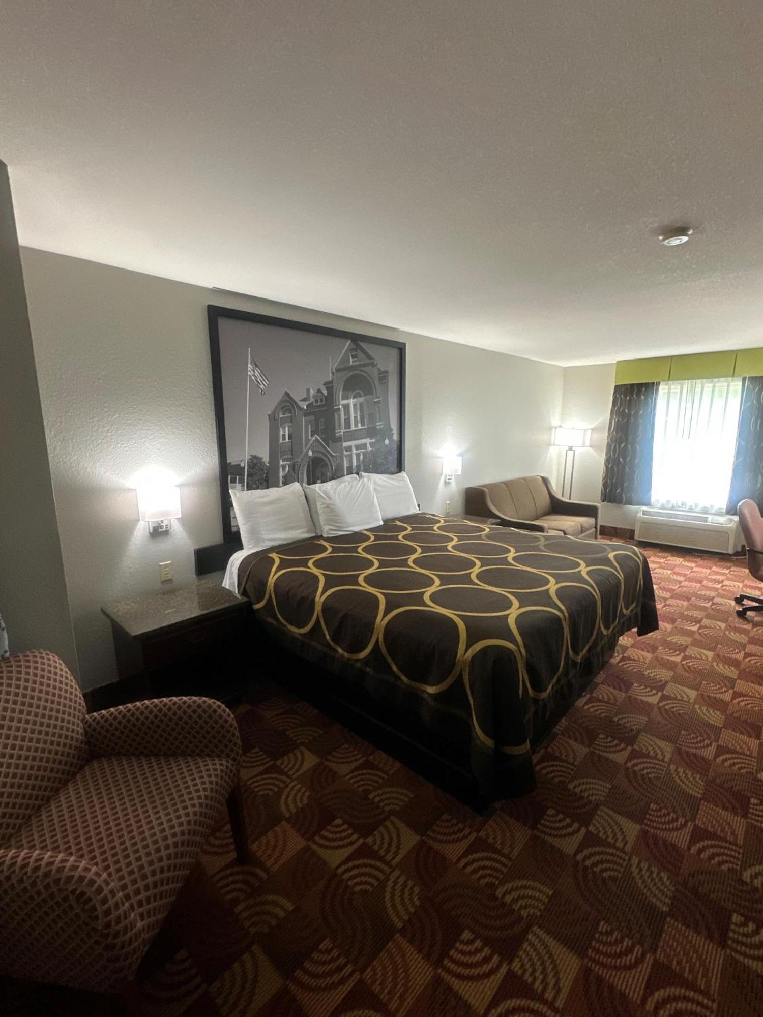 Super 8 By Wyndham Lake Of The Ozarks Eldon Eksteriør bilde