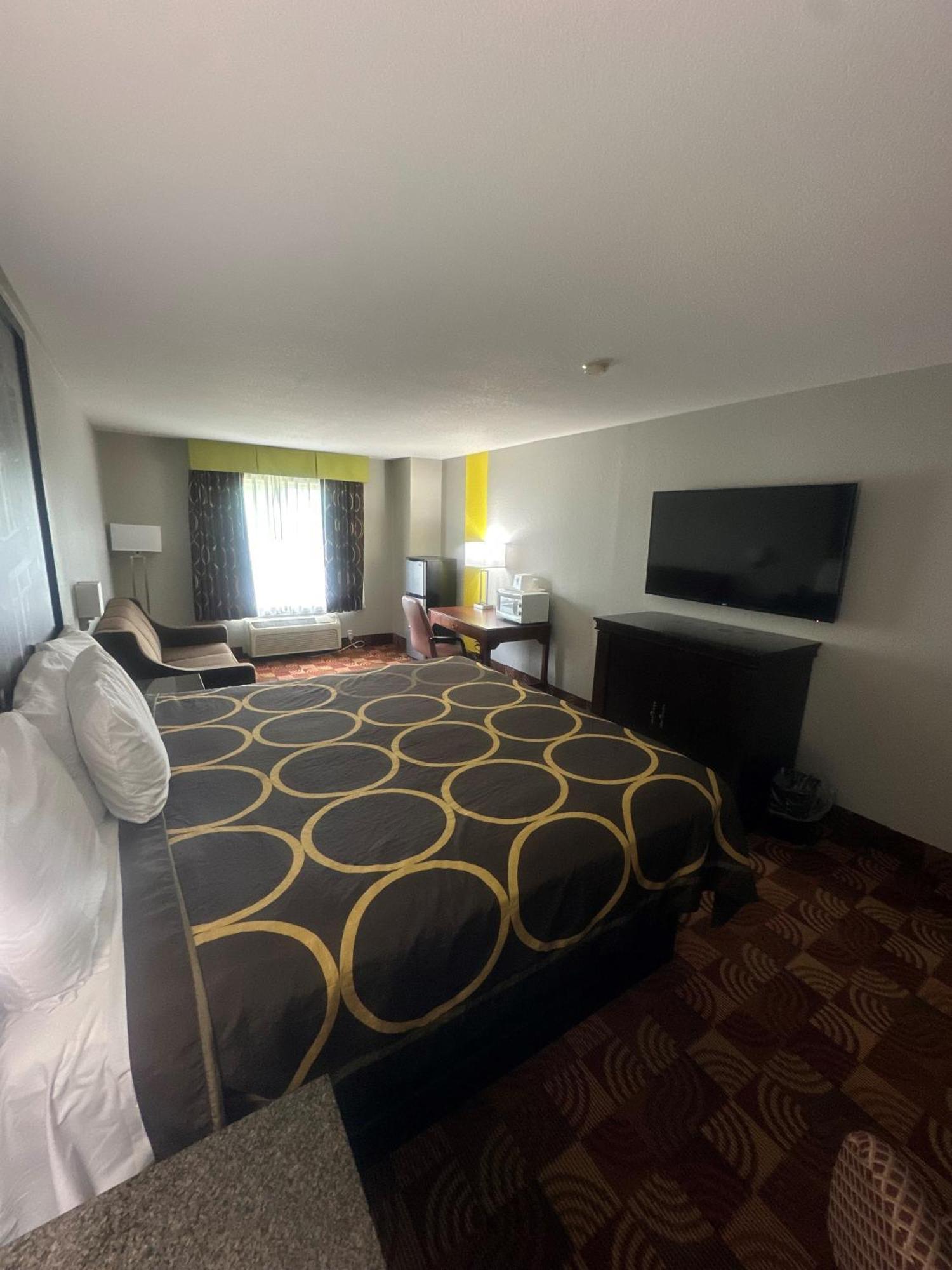 Super 8 By Wyndham Lake Of The Ozarks Eldon Eksteriør bilde