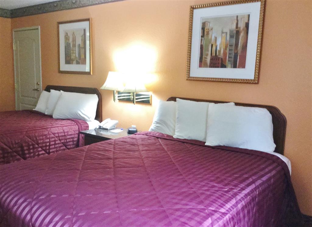Super 8 By Wyndham Lake Of The Ozarks Eldon Rom bilde