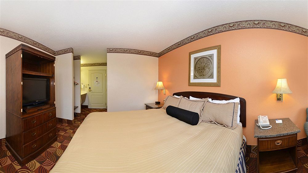 Super 8 By Wyndham Lake Of The Ozarks Eldon Eksteriør bilde