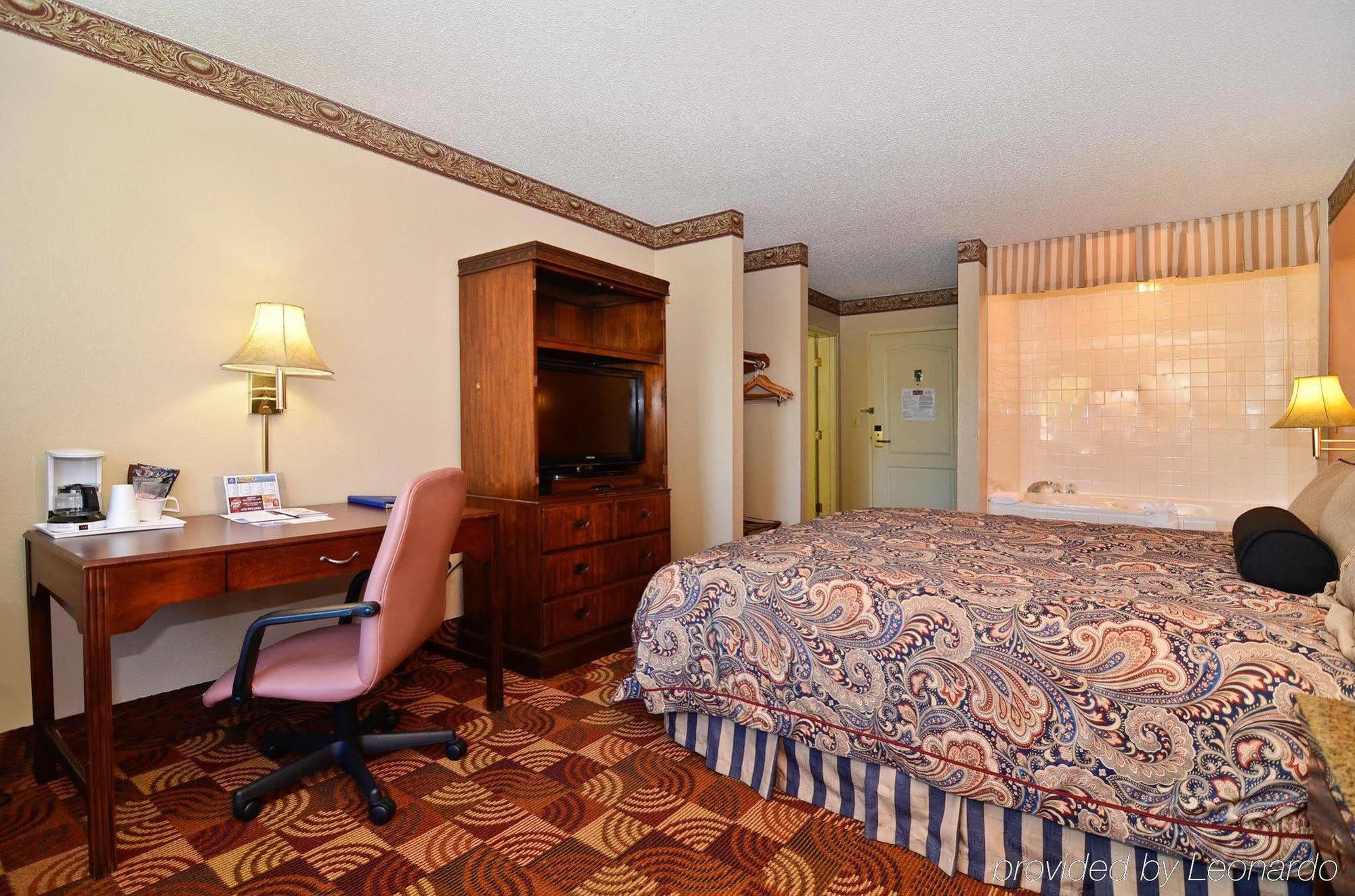 Super 8 By Wyndham Lake Of The Ozarks Eldon Eksteriør bilde