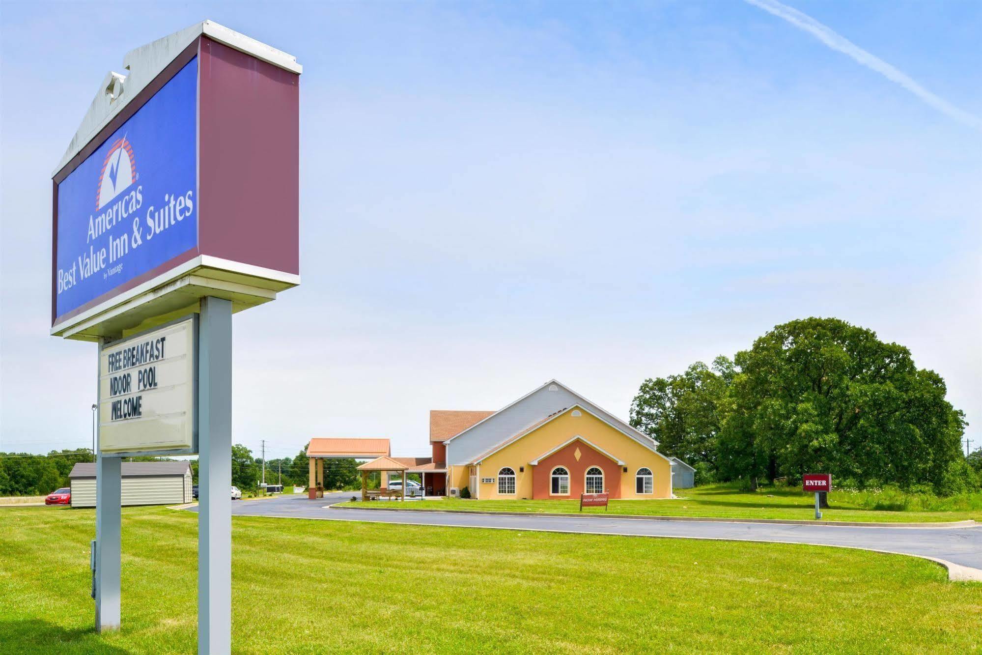 Super 8 By Wyndham Lake Of The Ozarks Eldon Eksteriør bilde
