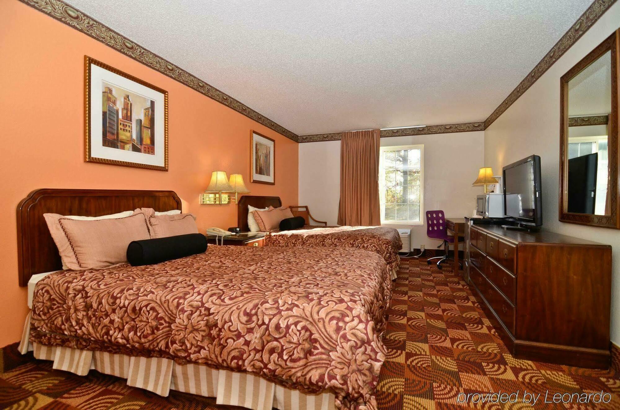 Super 8 By Wyndham Lake Of The Ozarks Eldon Eksteriør bilde