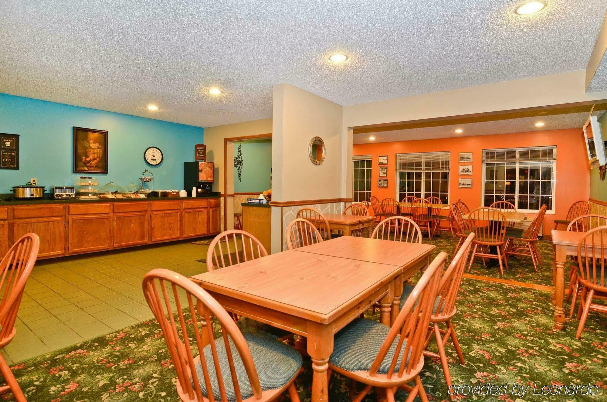 Super 8 By Wyndham Lake Of The Ozarks Eldon Eksteriør bilde